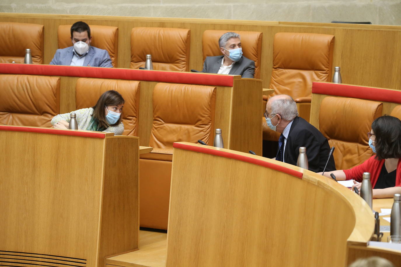 Celebración del pleno de septiembre en el Parlamento riojano.