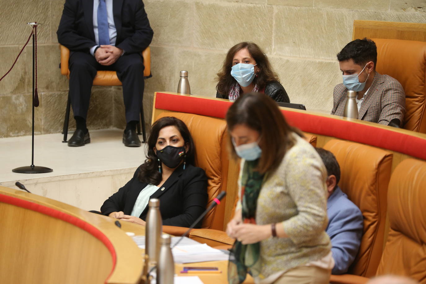 Celebración del pleno de septiembre en el Parlamento riojano.