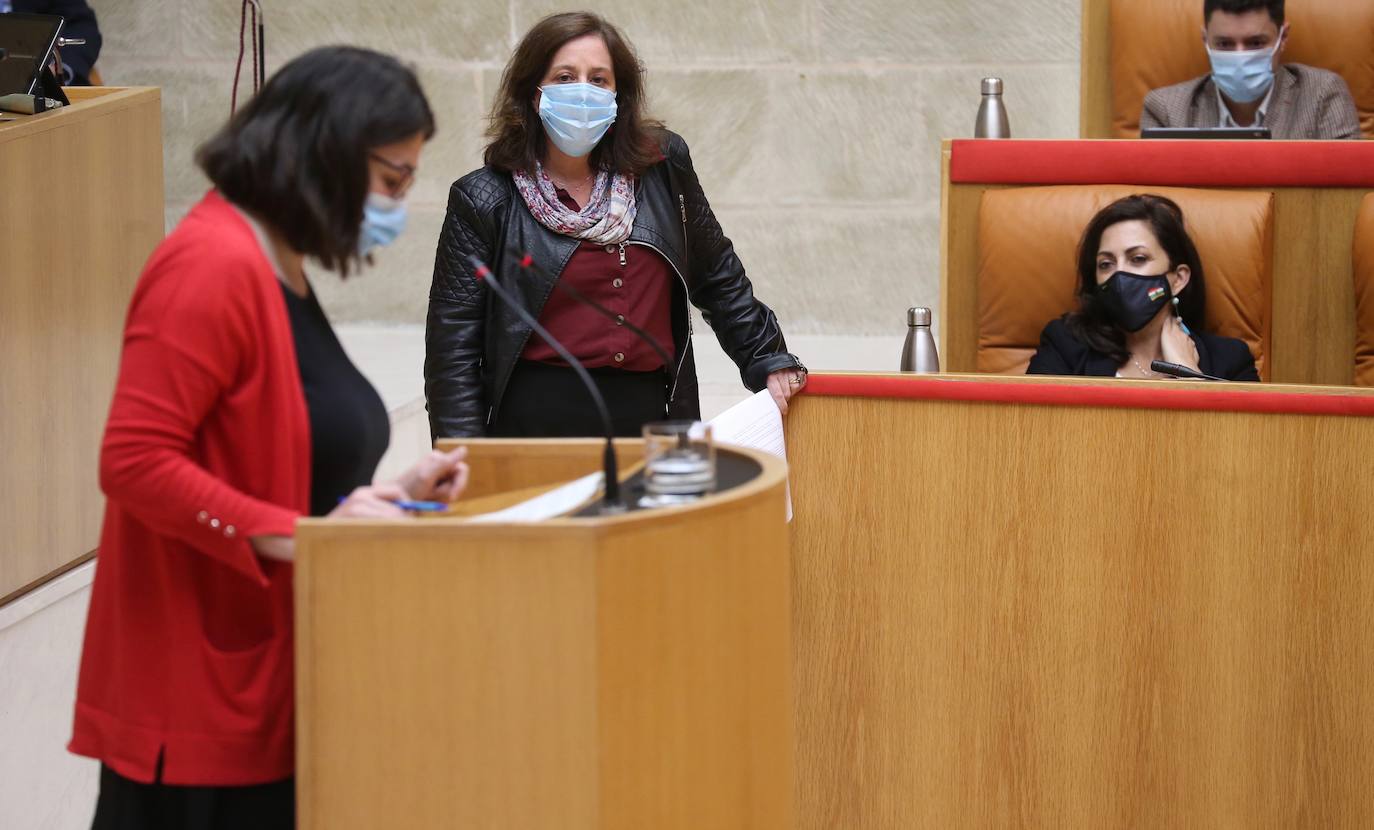 Celebración del pleno de septiembre en el Parlamento riojano.