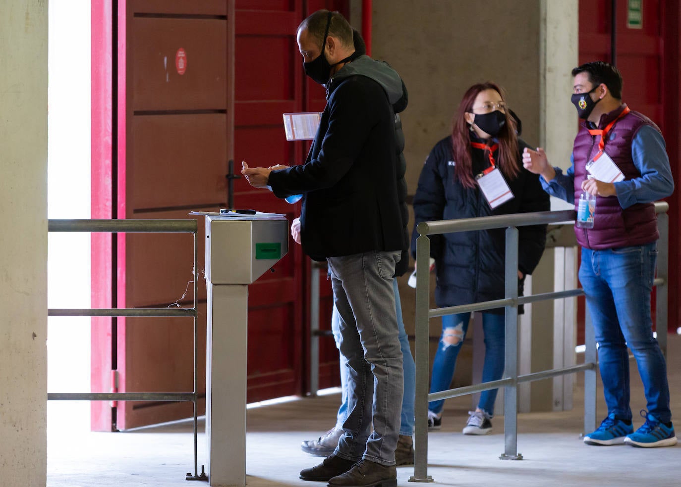 Las riojanas abrieron la Primera Iberdrola en Las Gaunas perdiendo ante el Levante