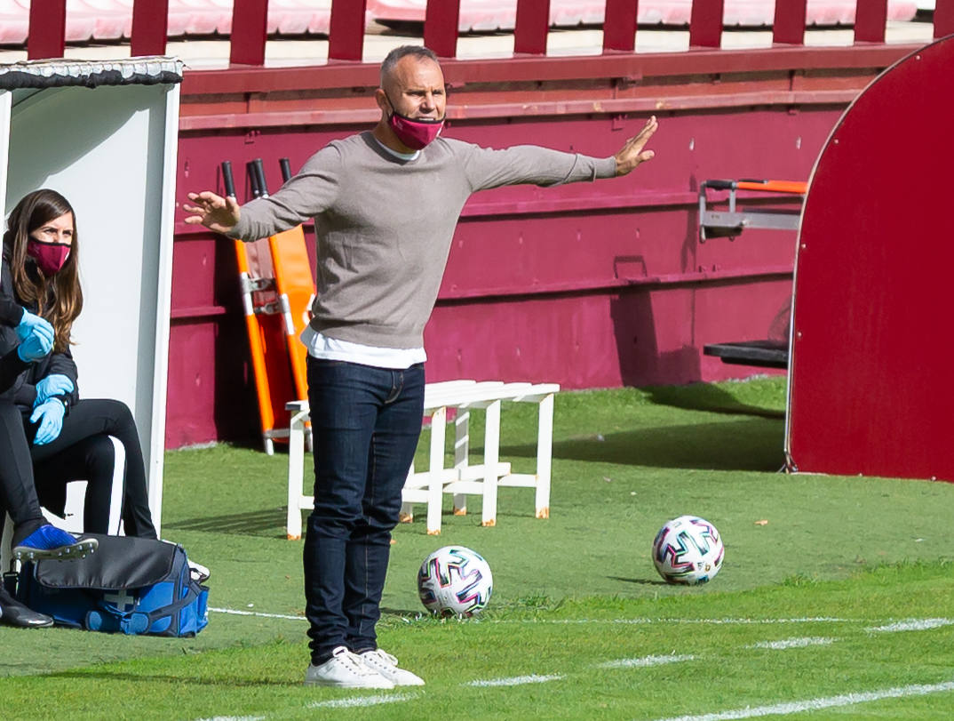 Las riojanas abrieron la Primera Iberdrola en Las Gaunas perdiendo ante el Levante