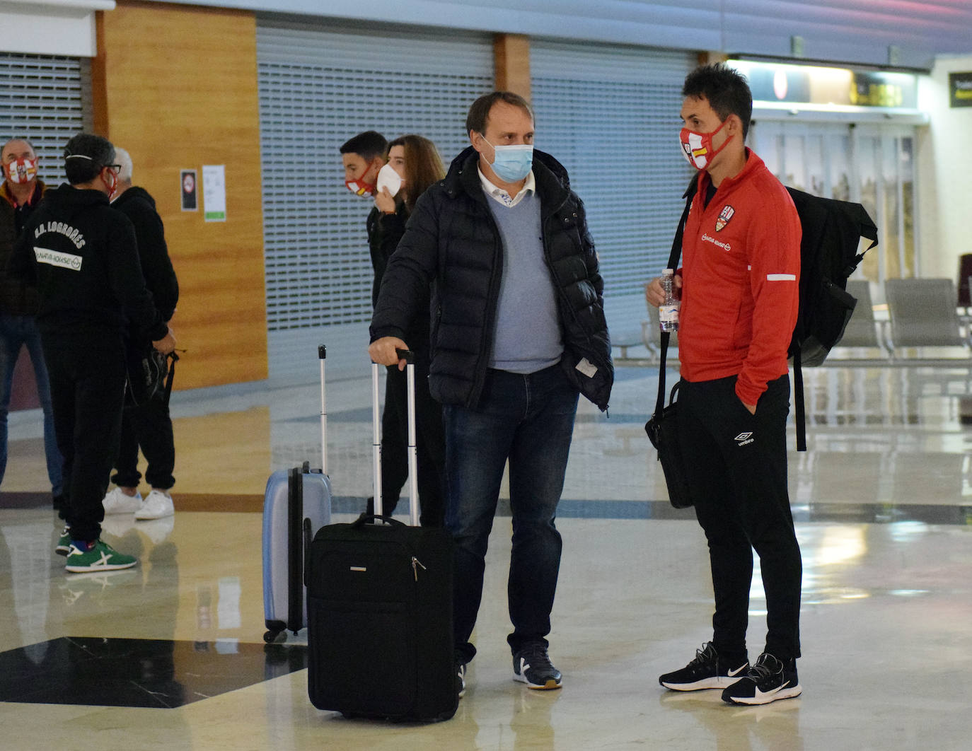 La expedición blanquirroja ha partido esta mañana desde el aeropuerto riojano rumbo a Gran Canaria