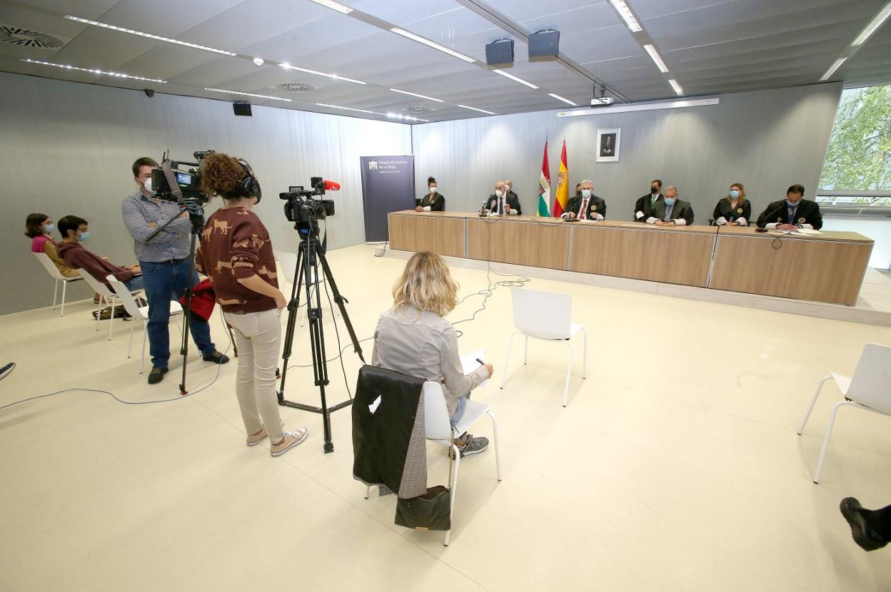 Inusual imagen del acto de apertura del año judicial sin público. 