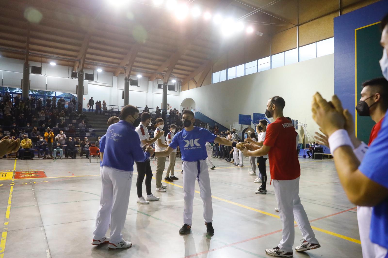 En la localidad riojalteña se ha leído un comunicado a favor del riojano y a sus compañeros despedidos de Baiko