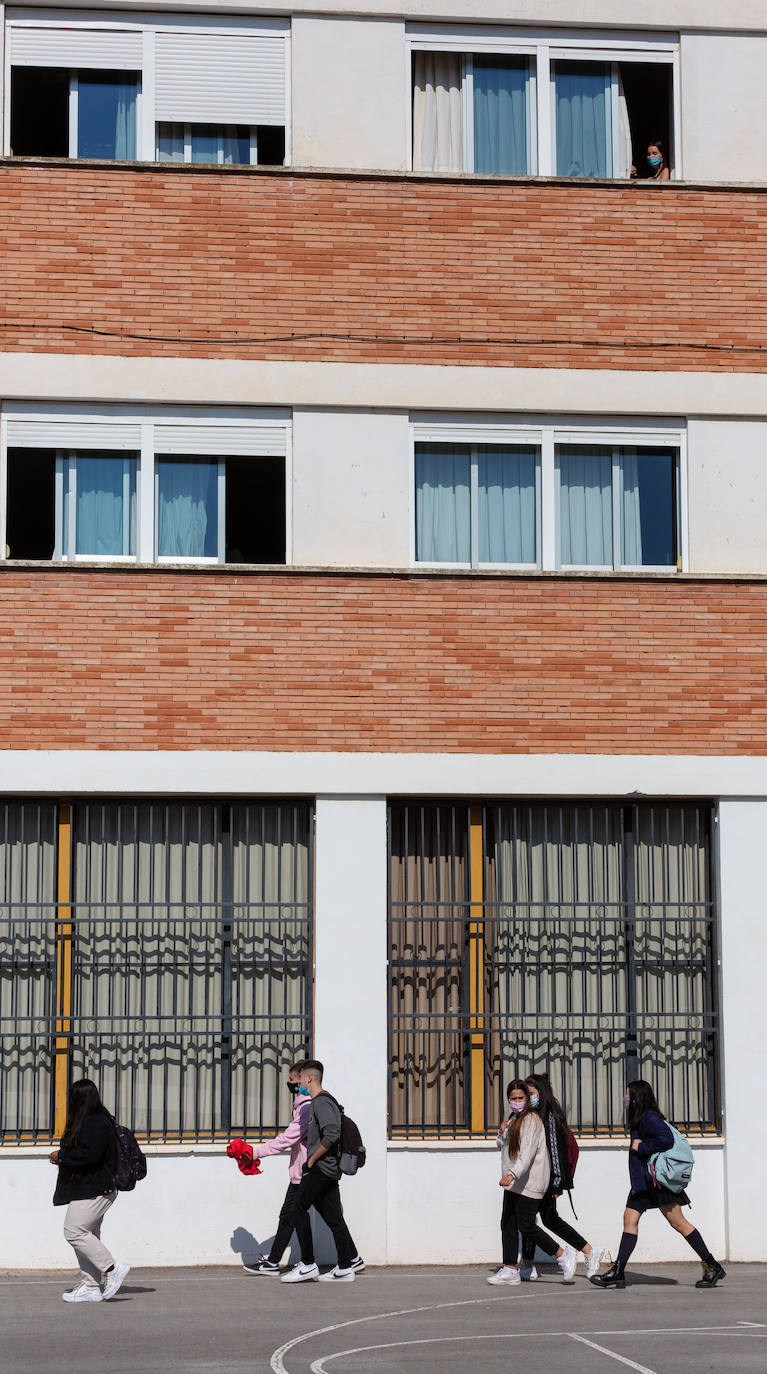 Crece la preocupación por la ventilación en los colegios riojanos por la amenaza de las diminutas gotitas de coronavirus en forma de aerosol