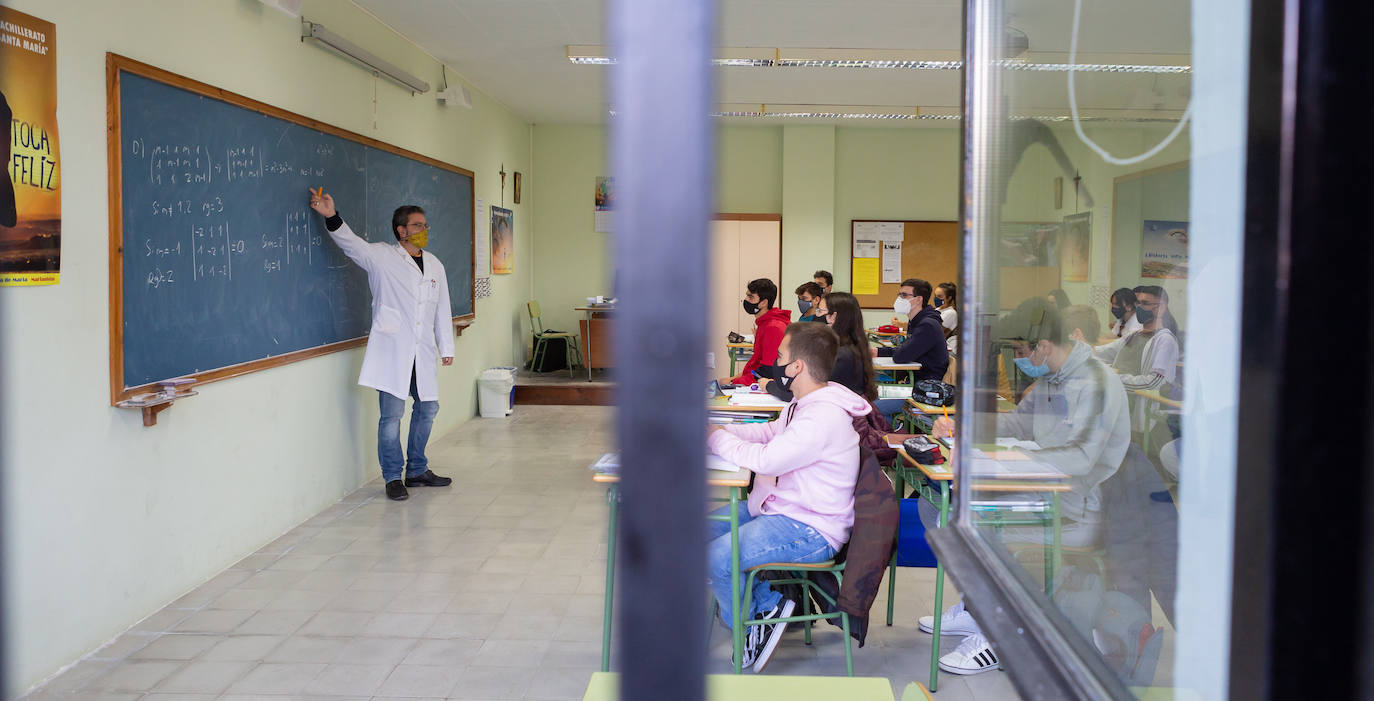 Crece la preocupación por la ventilación en los colegios riojanos por la amenaza de las diminutas gotitas de coronavirus en forma de aerosol