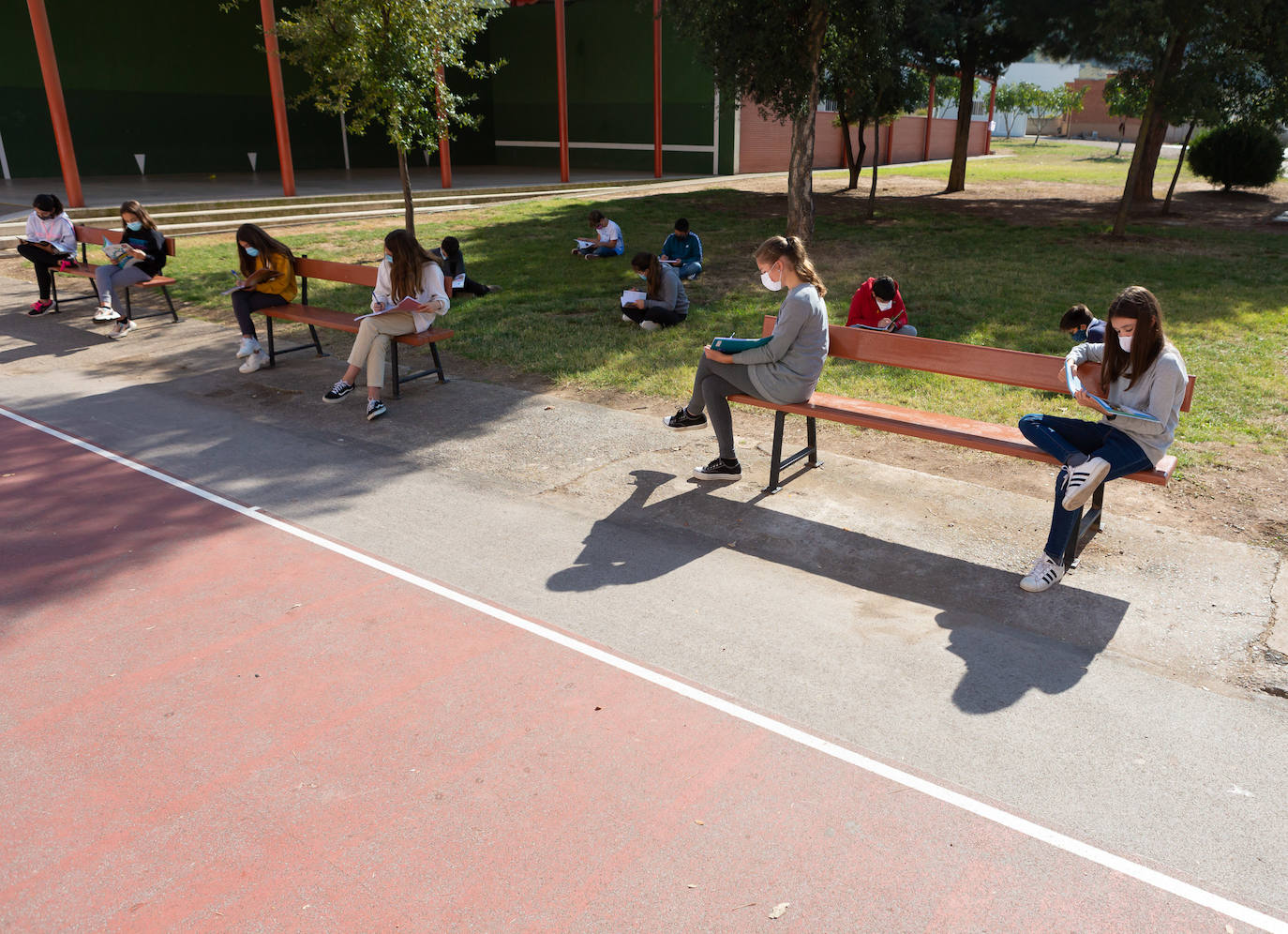 Crece la preocupación por la ventilación en los colegios riojanos por la amenaza de las diminutas gotitas de coronavirus en forma de aerosol