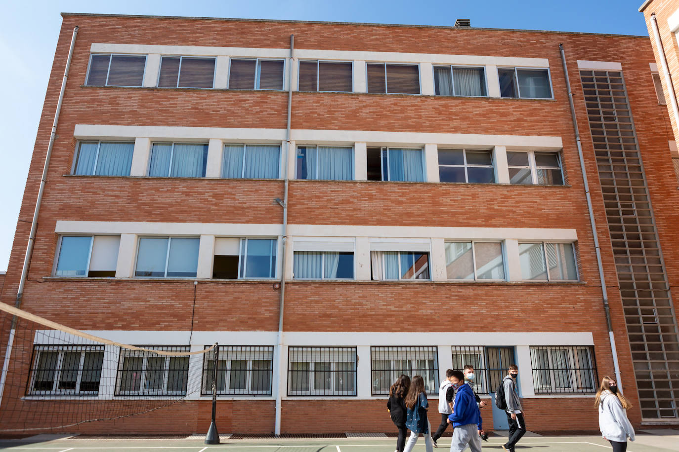 Crece la preocupación por la ventilación en los colegios riojanos por la amenaza de las diminutas gotitas de coronavirus en forma de aerosol