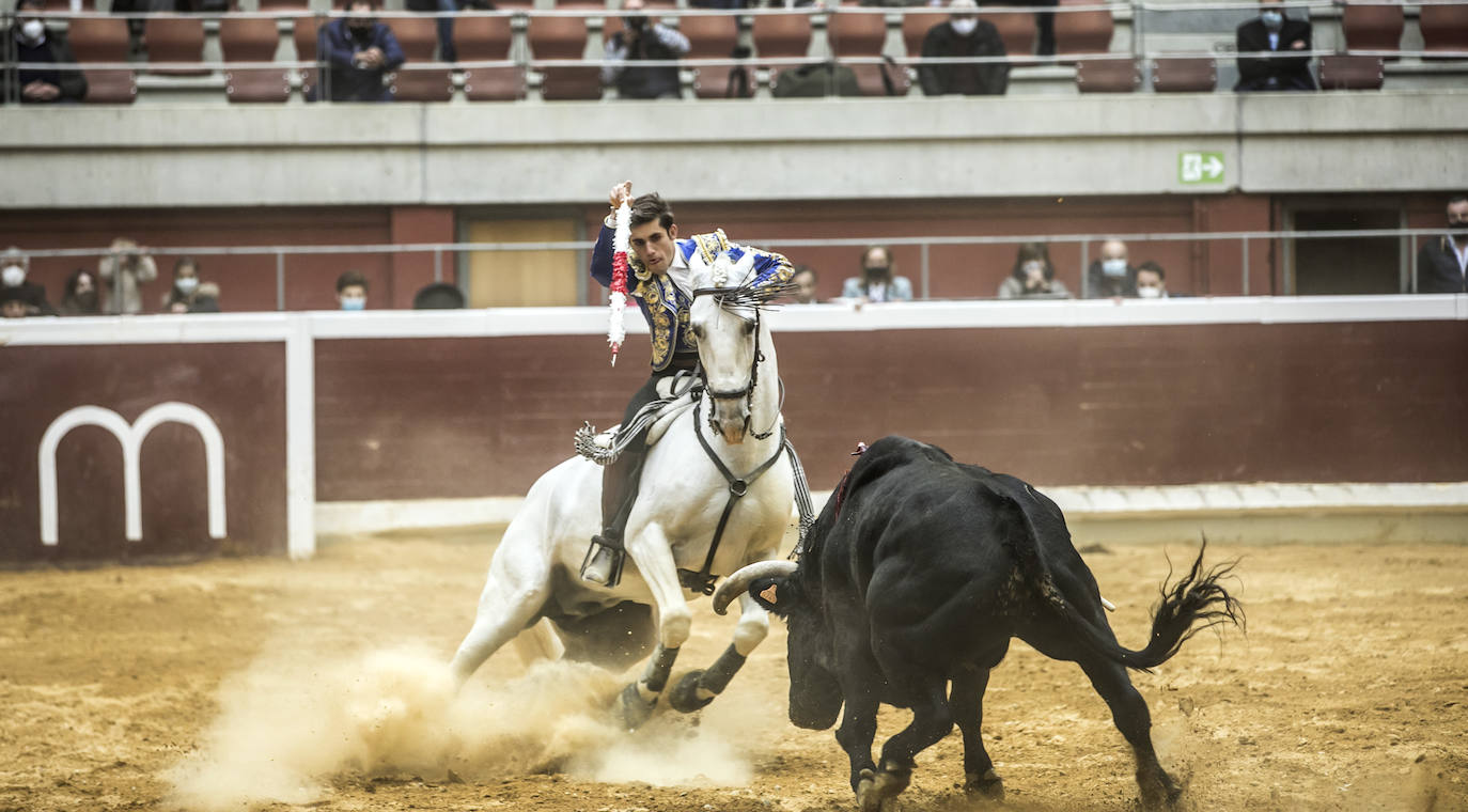 La plaza de toros de Logroño ha acogido la primera corrida de la Gira de la Reconstrucción en la capital riojana