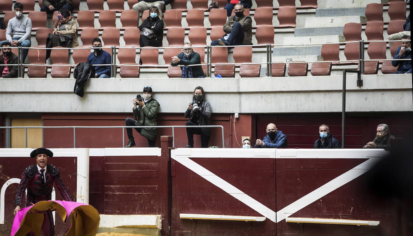 La plaza de toros de Logroño ha acogido la primera corrida de la Gira de la Reconstrucción en la capital riojana