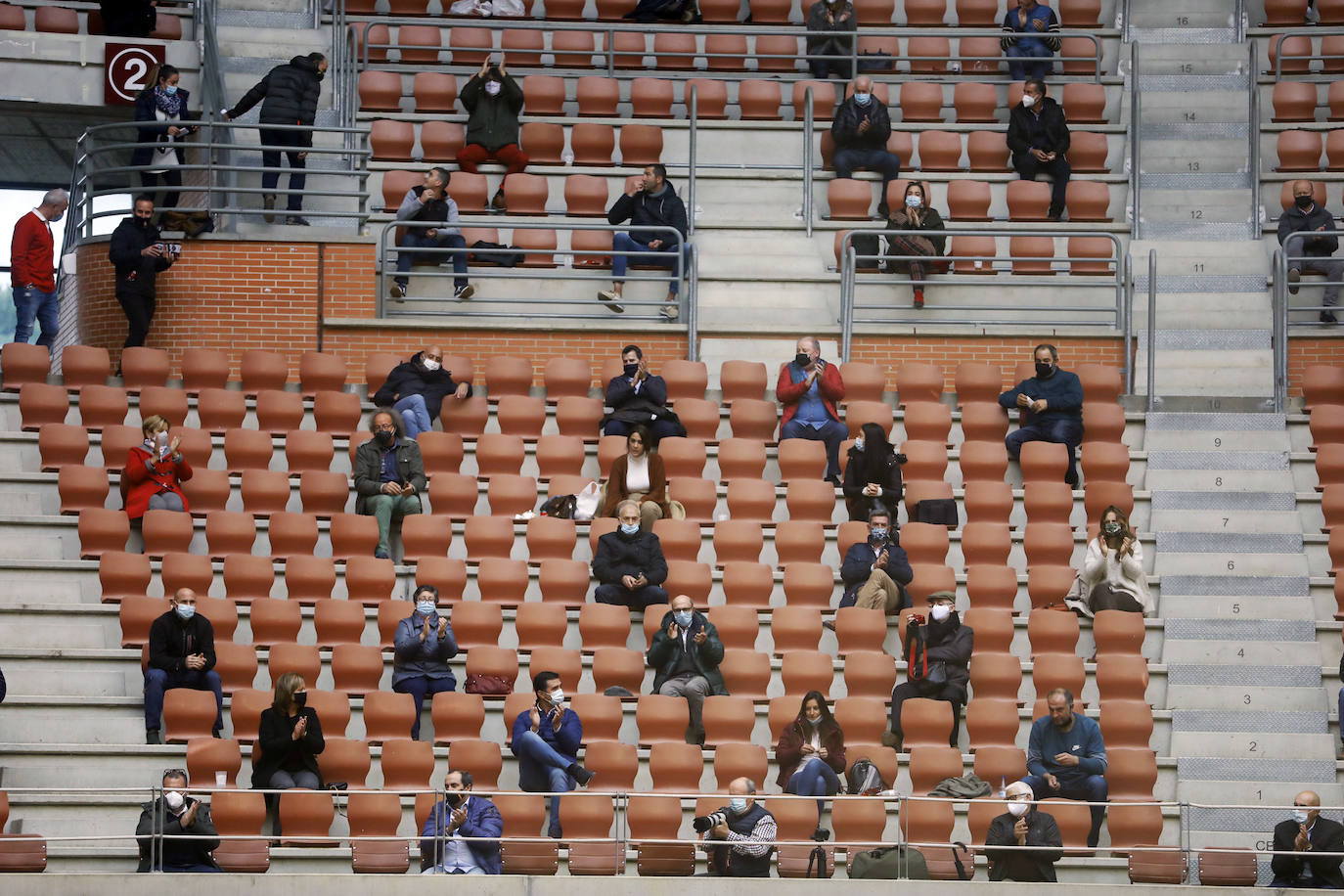 La plaza de toros de Logroño ha acogido la primera corrida de la Gira de la Reconstrucción en la capital riojana