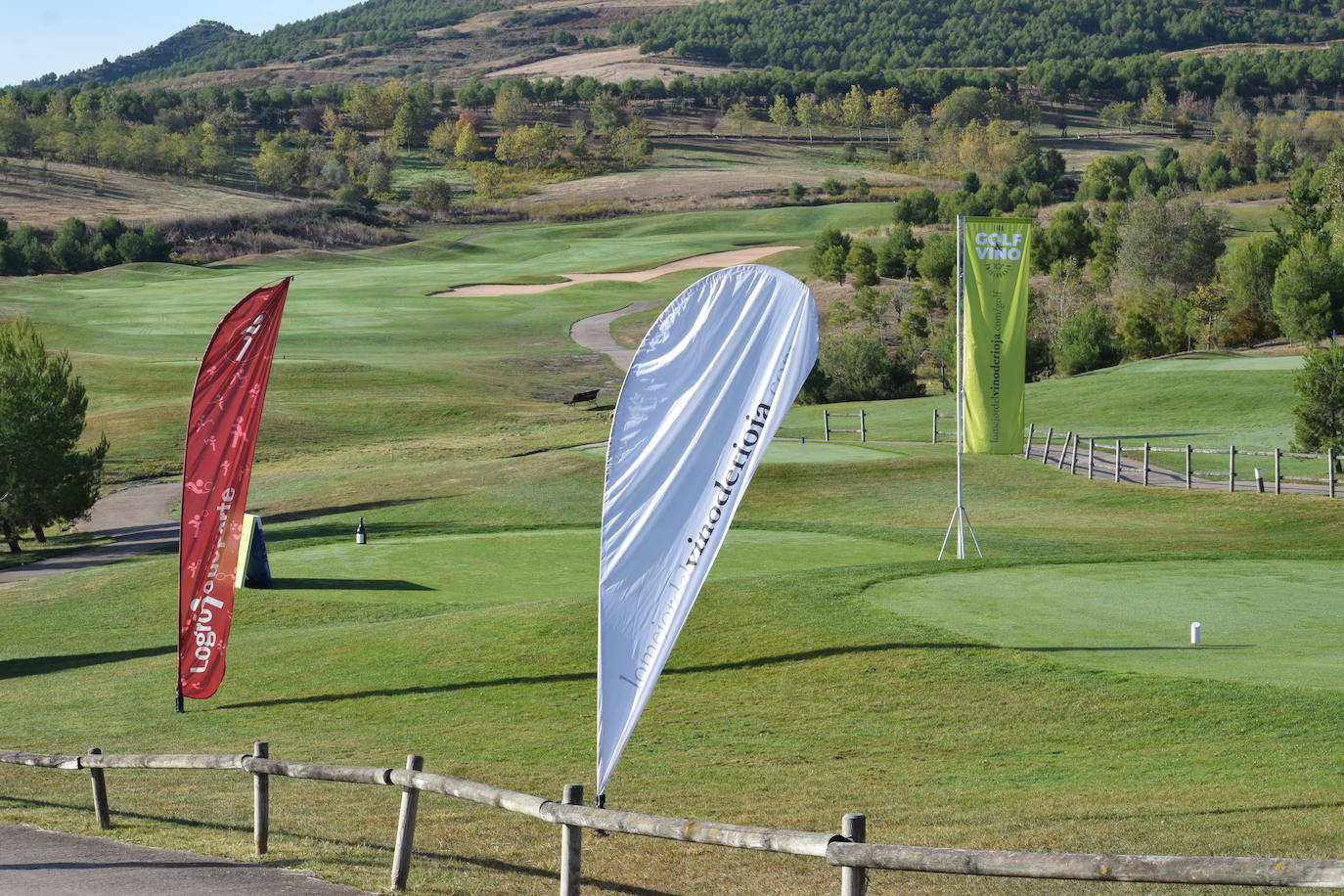 Los participantes en el Torneo de Golf Carlos Moro disfrutaron de un gran día de juego El Campo de Logroño.