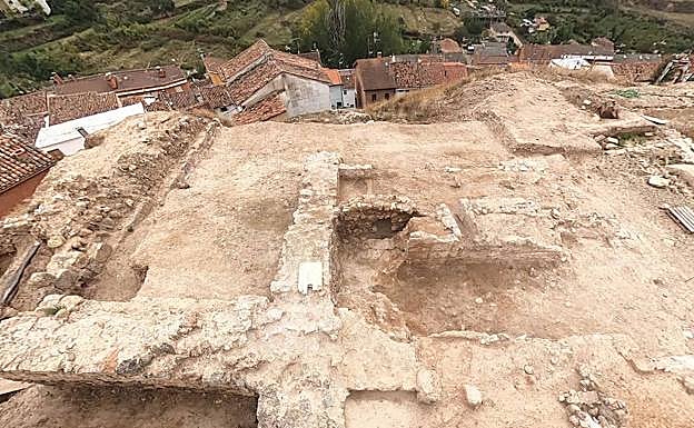 Imagen principal - Restos de la torre del Homenaje.