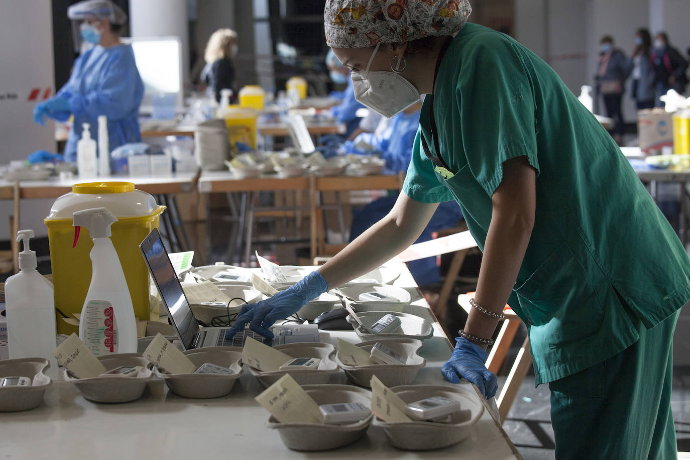 El cribado que se está realizando en Logroño para detecar asintomáticos por COVID-19 está generando largas colas desde el pasado viernes.