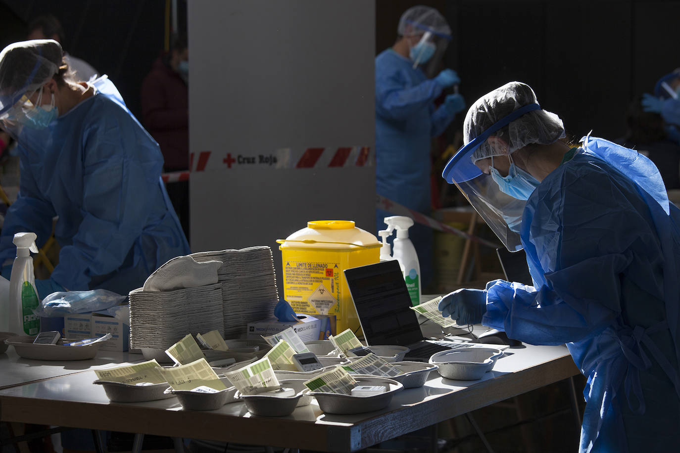 El cribado que se está realizando en Logroño para detecar asintomáticos por COVID-19 está generando largas colas desde el pasado viernes.