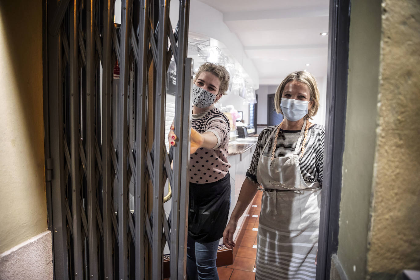 Fotos: La hostelería de Logroño baja la persiana a la hora marcada por el confinamiento