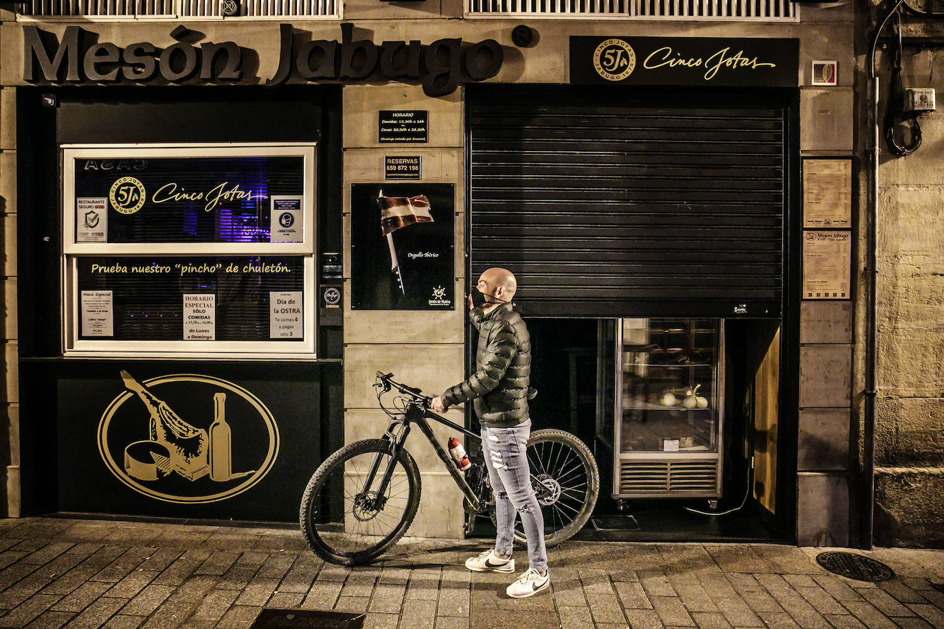 Fotos: La hostelería de Logroño baja la persiana a la hora marcada por el confinamiento