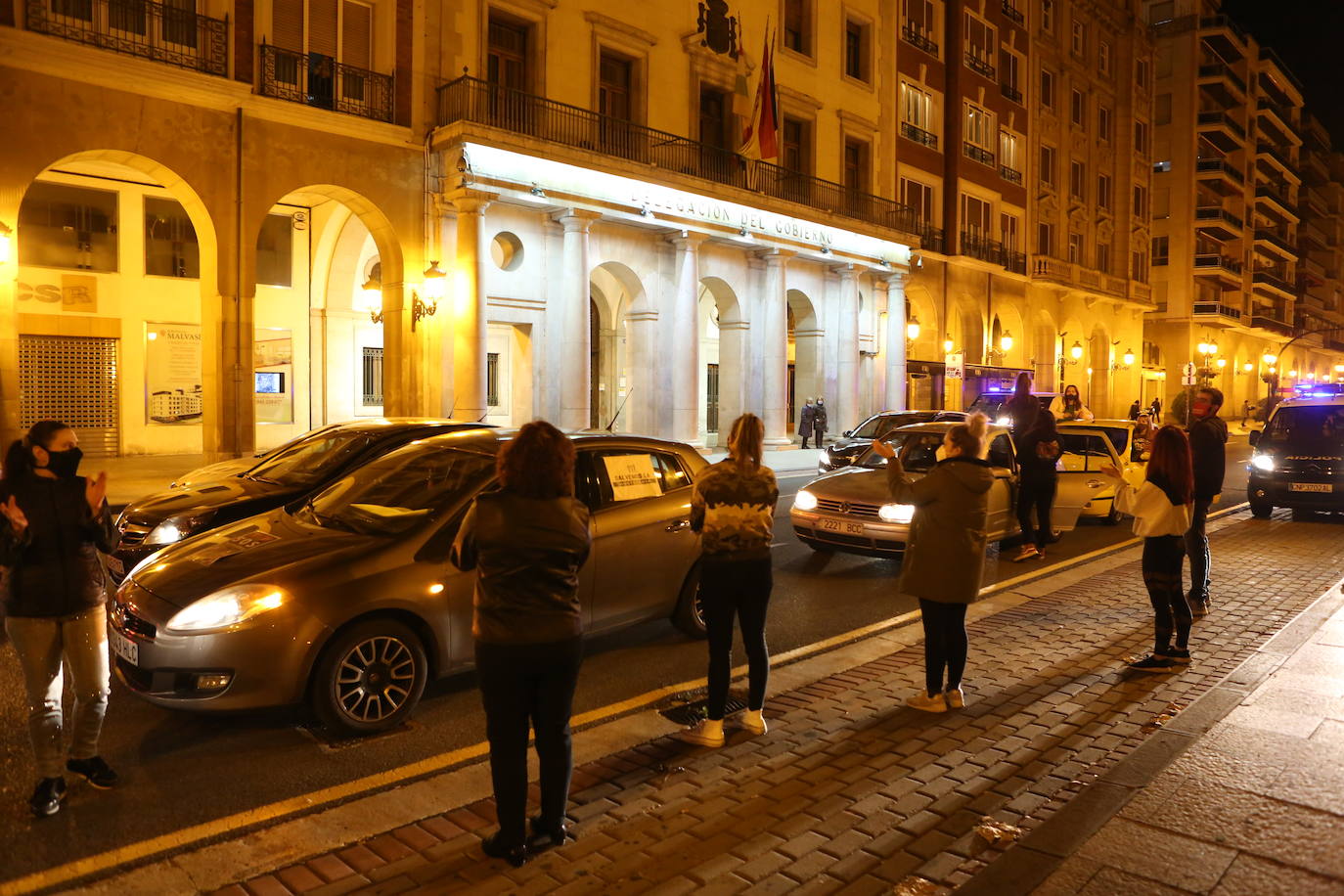 Al grito de «queremos trabajar» han recorrido el centro de Logroño.