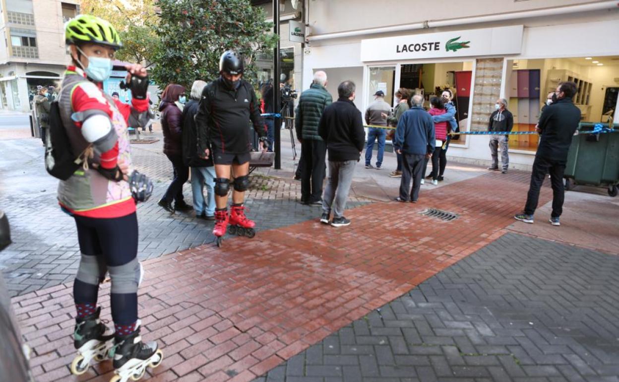 El centro de Logroño despierta incrédulo tras la noche de destrozos y saqueos