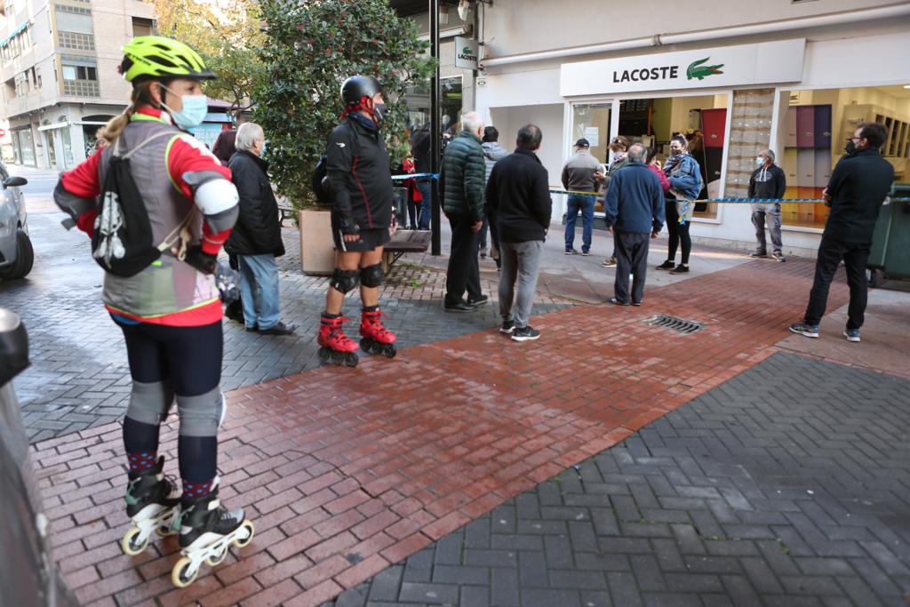 Fotos: El centro de Logroño despiera incrédulo tras la noche de destrozos y saqueos