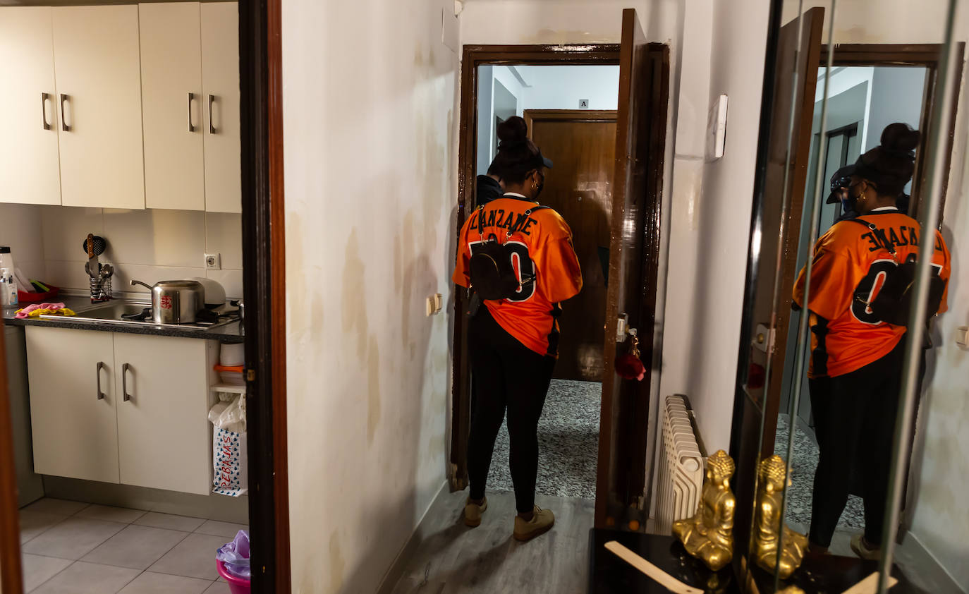 El juzgado ha concedido una semana más de plazo para que Diana Carolina, sus hijos de 5 años y 7 meses, y su pareja abandonen la vivienda en la que residen