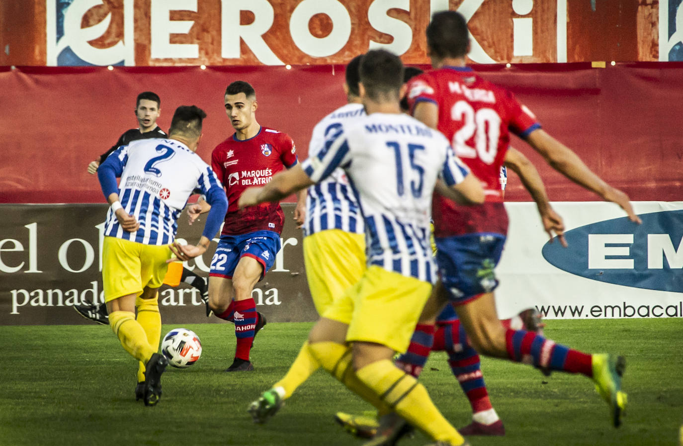 Los riojabajeños se sitúan líderes tras ganar al bloque navarro con un gol de Fran Sota