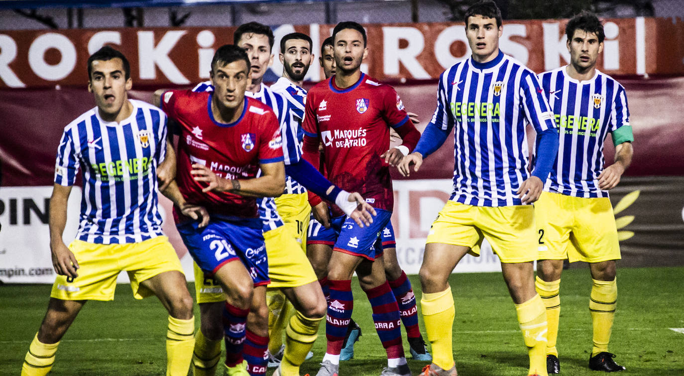 Los riojabajeños se sitúan líderes tras ganar al bloque navarro con un gol de Fran Sota