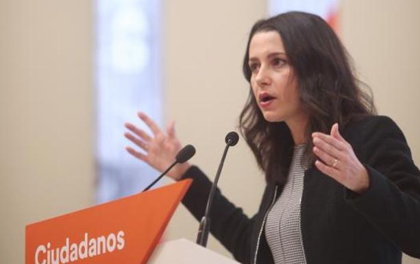 El PSOE avisa a Arrimadas de que no deshará los guiños al secesionismo para sumarla a los Prespuestos