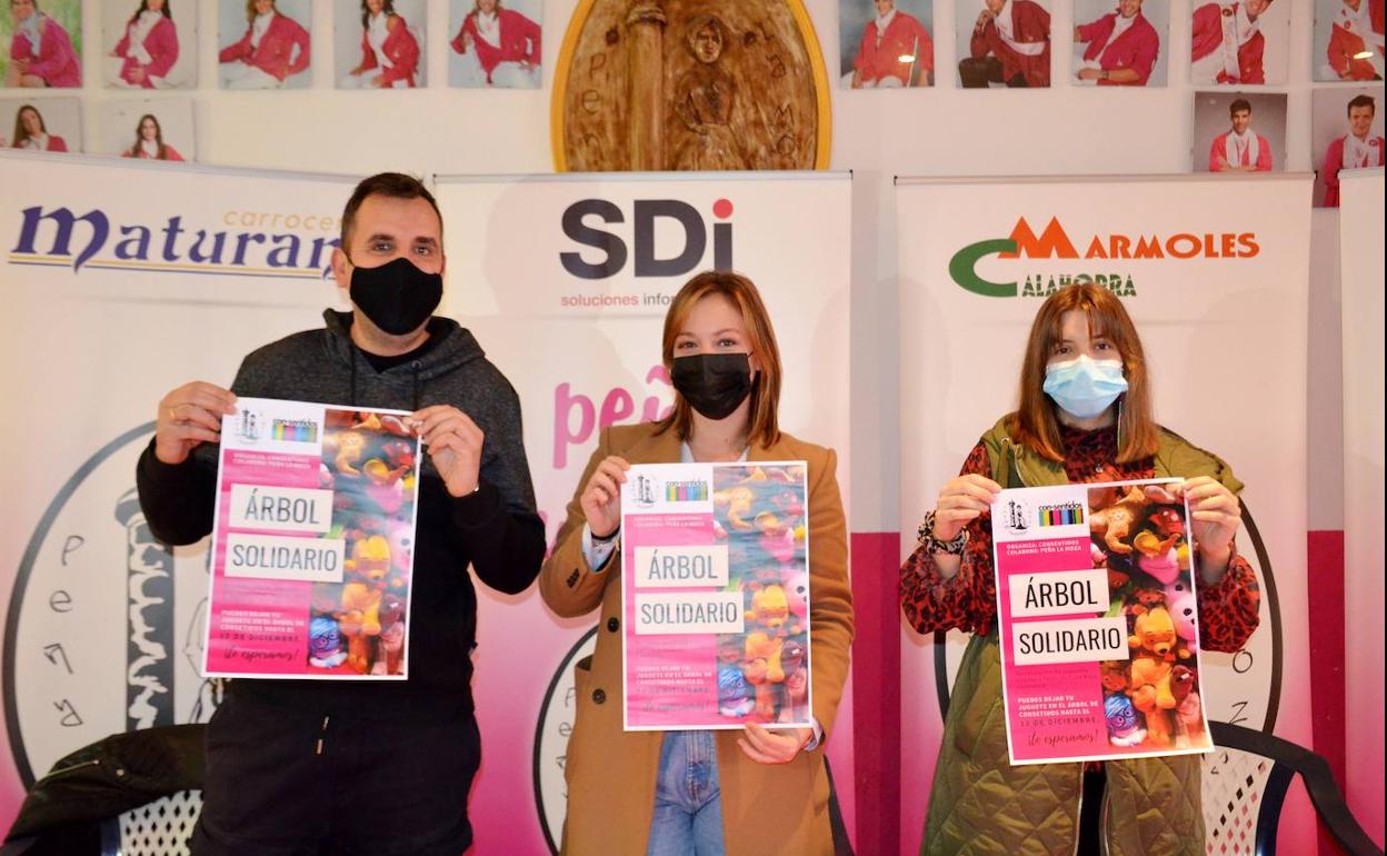 Un árbol de juguetes solidarios en Calahorra
