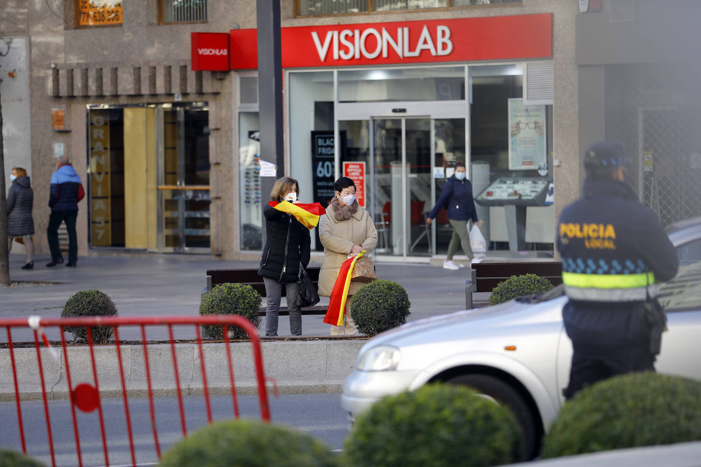 La marcha se ha iniciado pasadas las once de la mañana de este domingo y ha transitado por varias calles de la capital riojana