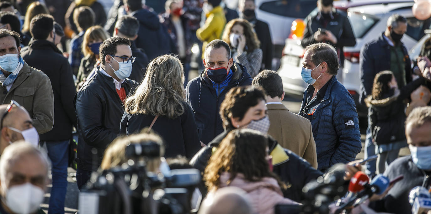 La marcha se ha iniciado pasadas las once de la mañana de este domingo y ha transitado por varias calles de la capital riojana