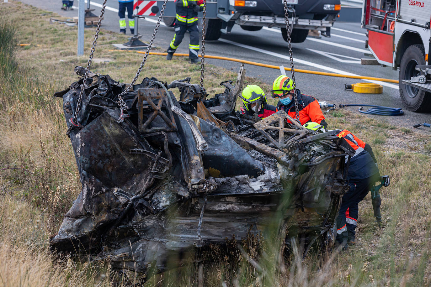 En este terrible suceso, los bomberos han tardado cinco horas en hallar el cuerpo de la víctima