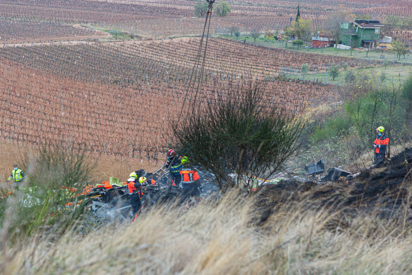 En este terrible suceso, los bomberos han tardado cinco horas en hallar el cuerpo de la víctima