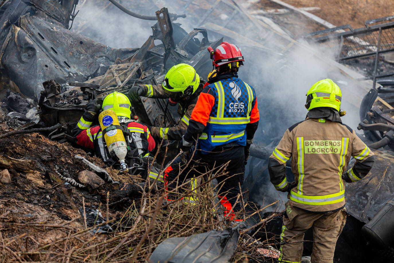 En este terrible suceso, los bomberos han tardado cinco horas en hallar el cuerpo de la víctima