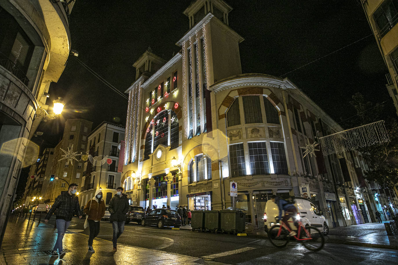 Primer encendido de las luces navideñas.