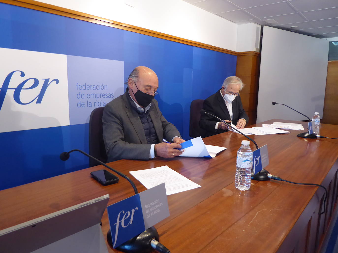 Jaime García-Calzada (izq) y Fernando Beltrán durante la reunión 