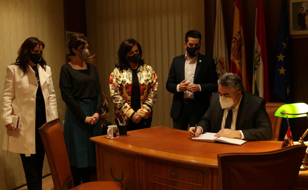 Rodríguez Uribes afirma que el sector de la cultura no va a ser el pagano de la crisis del COVID, gracias a las ayudas