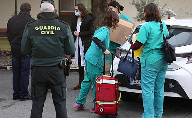 Imagen principal - Javier y Julia hacen historia frente al COVID en Haro