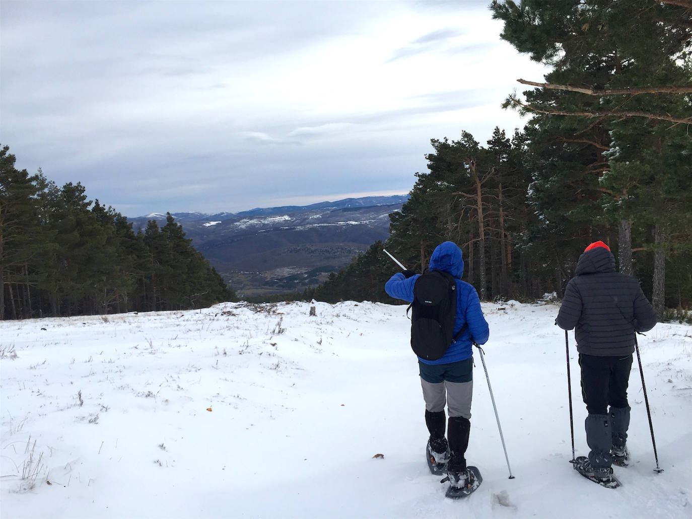 Fotos: La nieve cubre el monte de la Agenzana, en El Rasillo