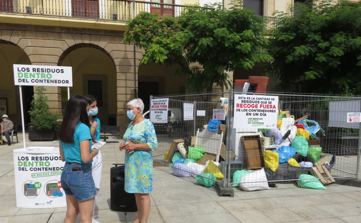 Llamada al uso correcto del contenedor en Alfaro