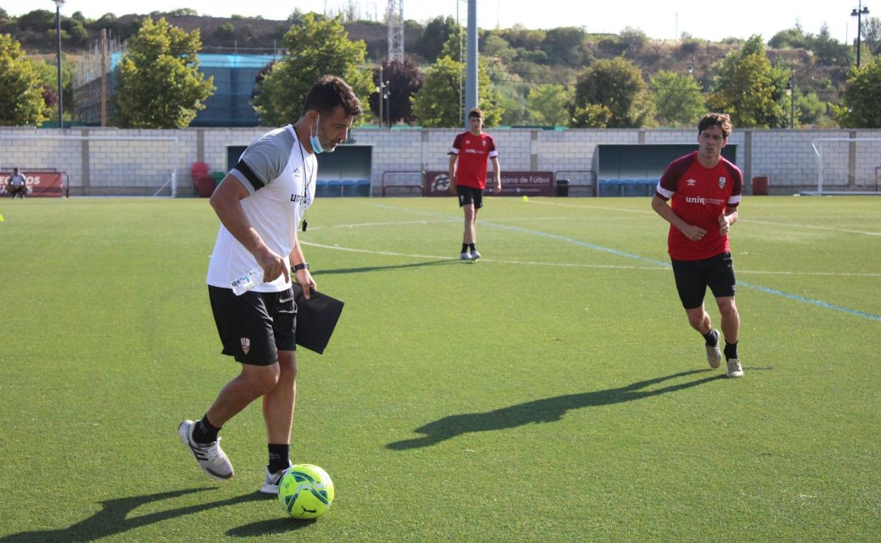 Mere Hermoso, con el balón en el entrenamiento de ayer. 