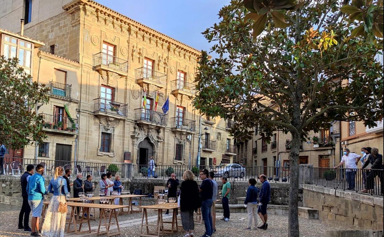 La plaza albergó varias catas por las Noches de San Lorenzo. 
