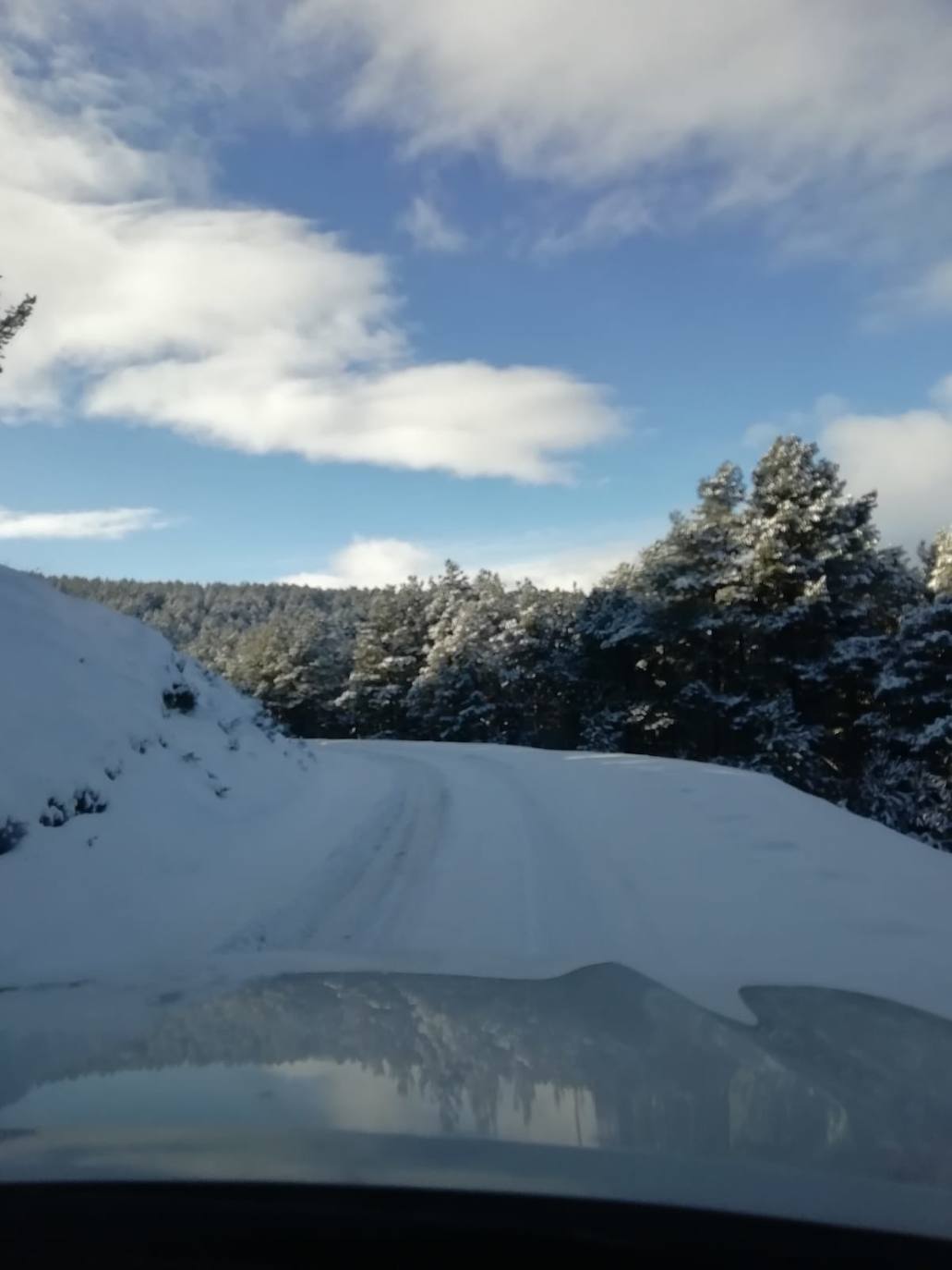 Fotos: La nieve se extiende por La Rioja