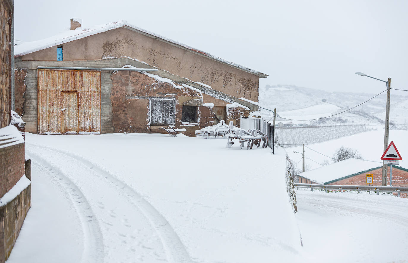 Municipios como Uruñuela, Najera, Sotés, Ventosa o Navarrete han recibido a la nieve en este 2 de enero