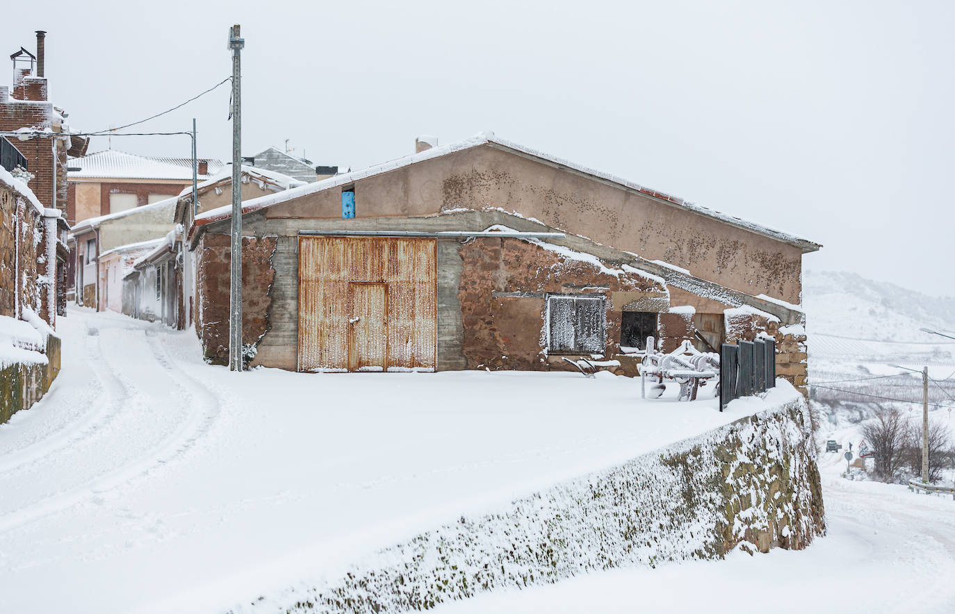 Municipios como Uruñuela, Najera, Sotés, Ventosa o Navarrete han recibido a la nieve en este 2 de enero