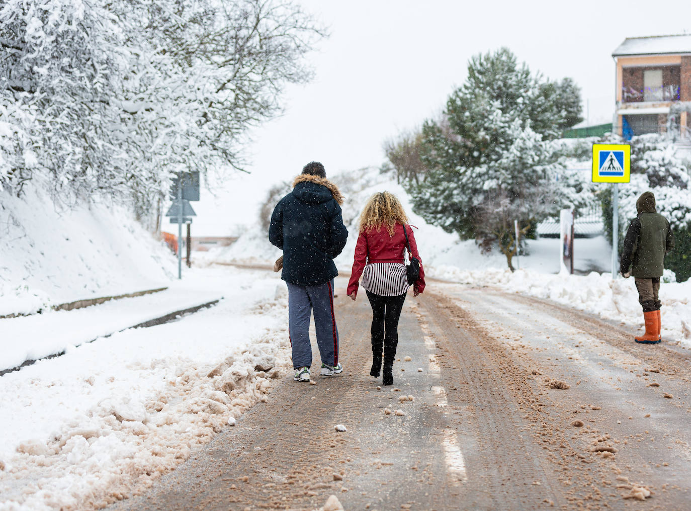 Municipios como Uruñuela, Najera, Sotés, Ventosa o Navarrete han recibido a la nieve en este 2 de enero