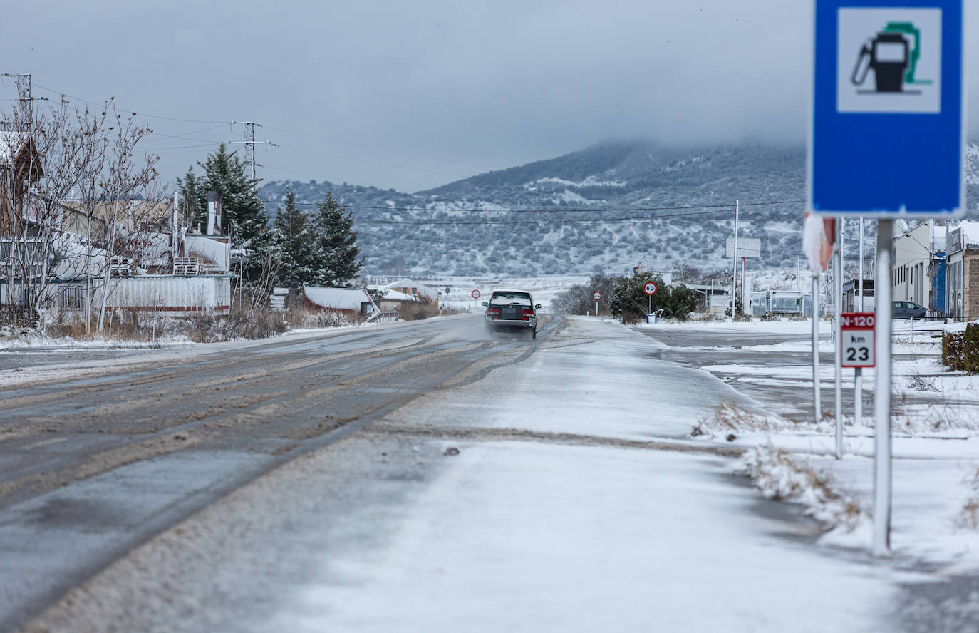 Municipios como Uruñuela, Najera, Sotés, Ventosa o Navarrete han recibido a la nieve en este 2 de enero