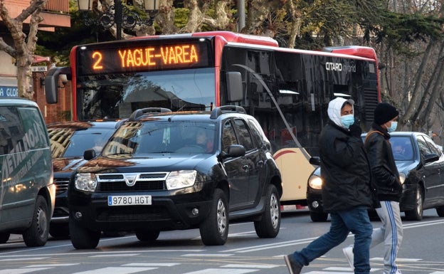 El Ayuntamiento defiende la subida del billete sencillo de autobús para mejorar la velocidad del servicio