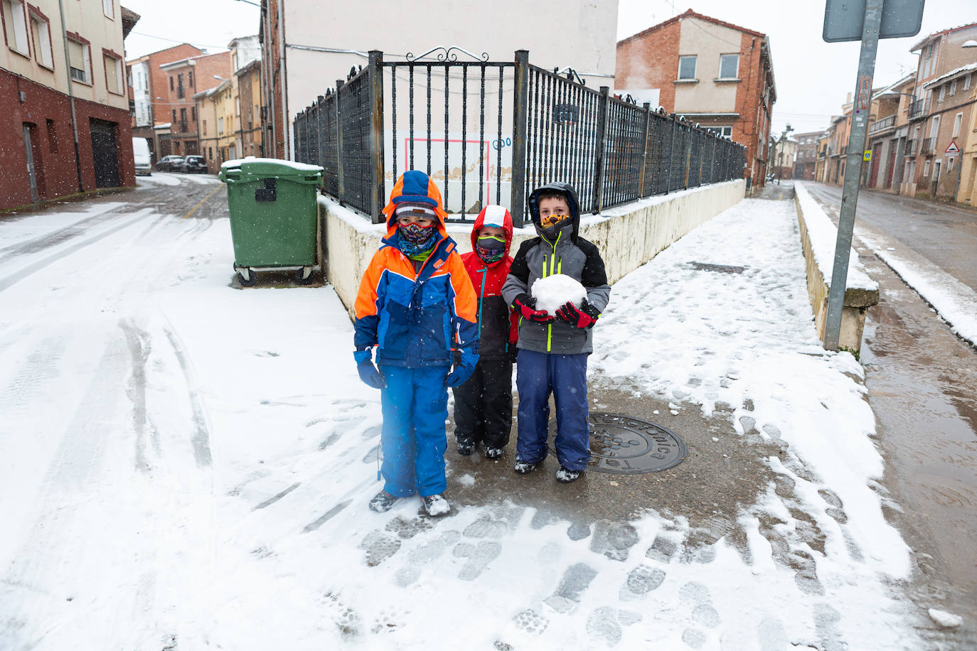 Fotos: Jornada de nieve en Uruñuela