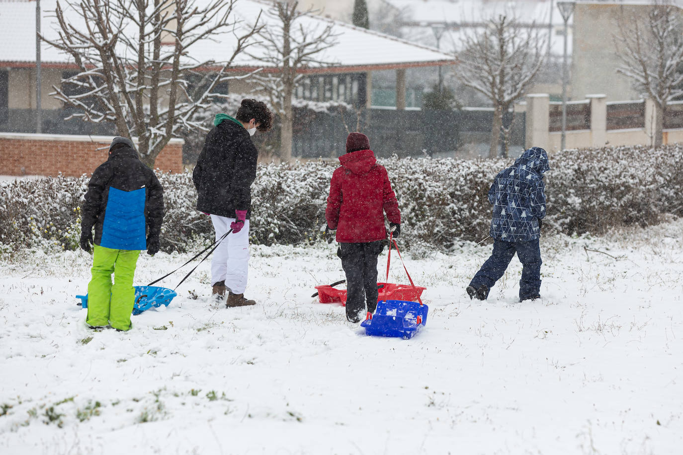 Fotos: Jornada de nieve en Uruñuela